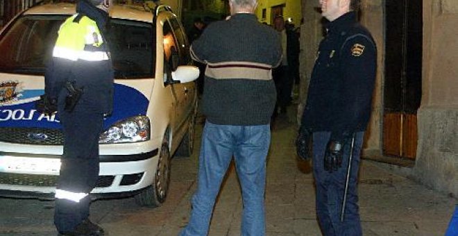 Encuentran muerto a un hombre de 84 años en su casa, maniatado y amordazado