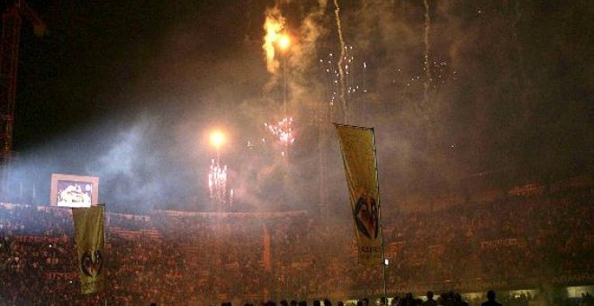 El club festeja el subcampeonato con música, pirotecnia e himno de la Liga de Campeones