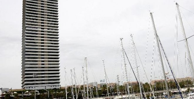 Llega al puerto de Barcelona el primer barco con agua desde Tarragona