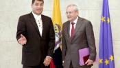 Correa y el comisario de la UE abogan por propiciar una "inmigración concertada"