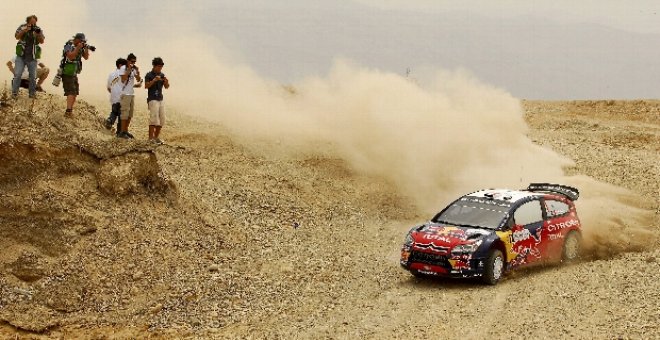 Loeb sigue en cabeza, los Ford se le acercan y Sordo cae a la cuarta plaza