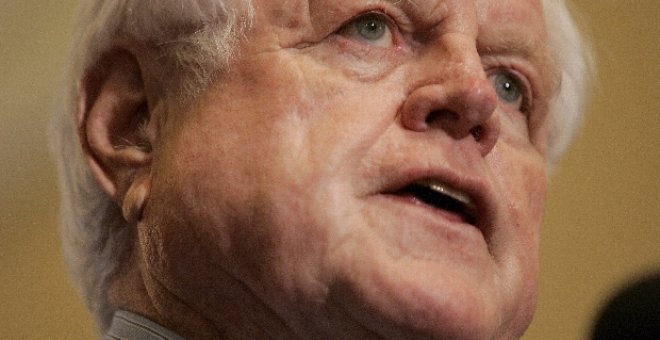 El senador Edward Kennedy está fuera de peligro, según su médico