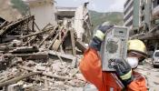 China guarda un luto oficial histórico por las víctimas del terremoto, que superan las 34.000