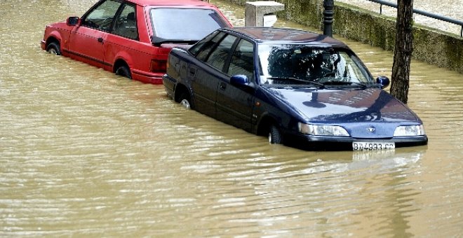 Inundados bajos y carreteras en varias comarcas de Guipúzcoa y Vizcaya por la lluvia