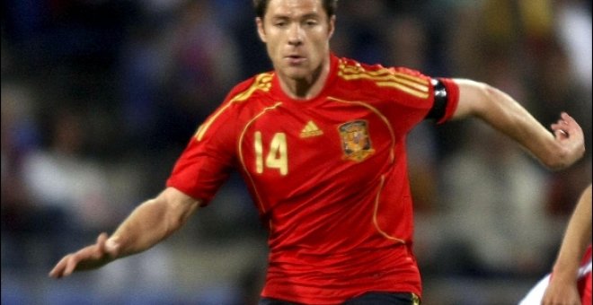 El agente de Xabi Alonso dice que el Juventus y el Liverpool volverán a hablar