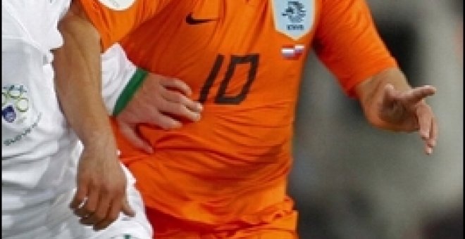 Sneijder hace saltar las alarmas en Holanda