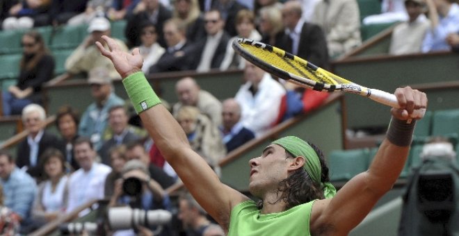 Nadal destroza a Djokovic y alcanza su cuarta final de Roland Garros