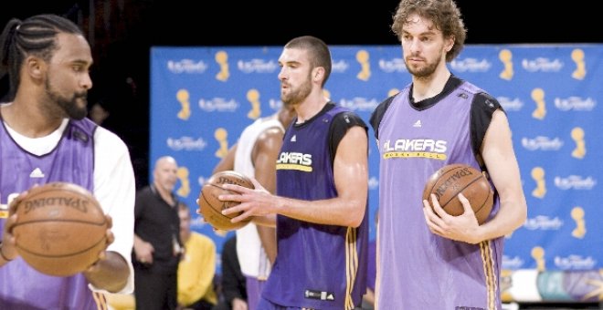 Pau y Marc Gasol, presente y futuro se dan cita en el Staples Center