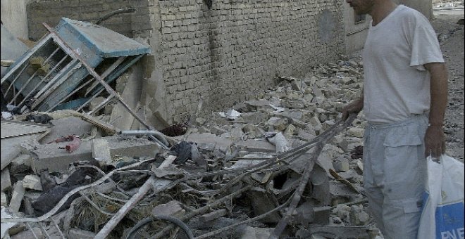Mueren tres personas y 24 resultan heridas por dos explosiones en Bagdad