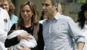 Carme Chacón no completa su baja maternal