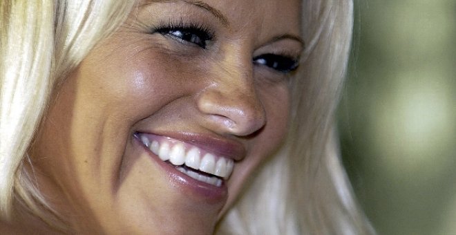 Pamela Anderson subasta su automóvil para una campaña en defensa de los animales