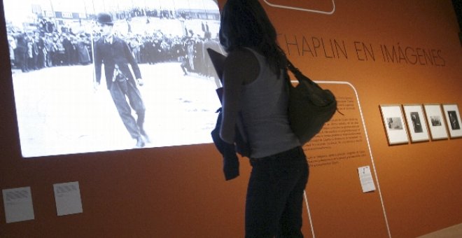 "Chaplin en imágenes", una exposición que hace reír