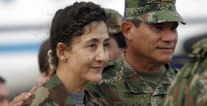 El jefe militar colombiano da su palabra de que no hubo pagos en el rescate de los rehenes