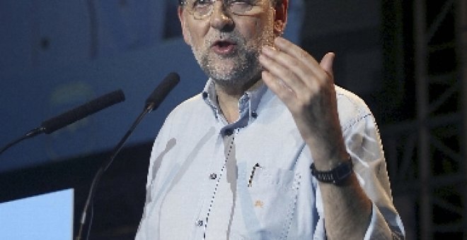 Rajoy critica al PSOE por debatir sobre "lo que no importa a nadie"