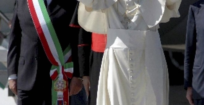 El Papa dice que ser un sacerdote es incompatible con los abusos sexuales