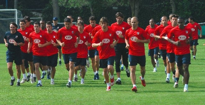 Aguirre dice que la 'Champions' es el objetivo de la gira del Atlético a México