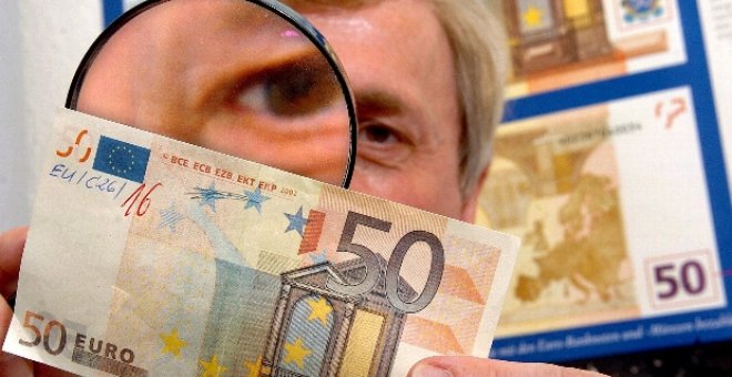 El euro sube hasta los 1,5703 dólares en la apertura