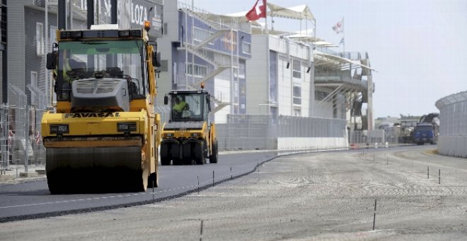 La organización del Gran Premio de Fórmula Uno ultima la señalización de acceso a Valencia