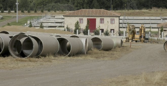 Participantes en una concentración en Salamanca rechazan el asesinato de la joven