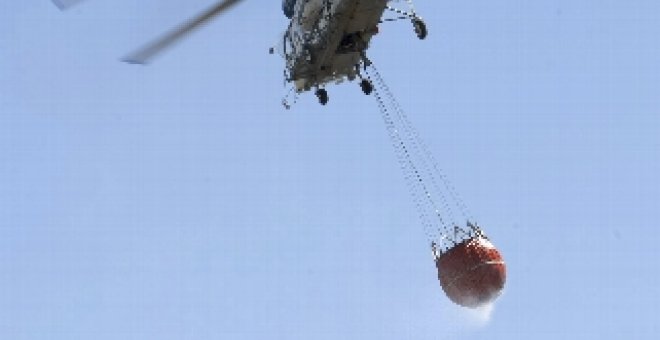 Un operativo de 70 personas sigue trabajando en el incendio de Zuera, que está controlado