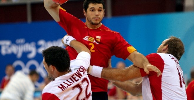 España juega ante los anfitriones con la vista puesta en los cuartos de final