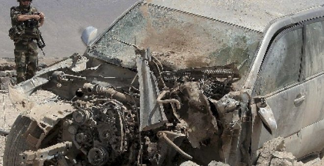 10 Policías afganos muertos en un ataque con bomba en el sur de Afganistán