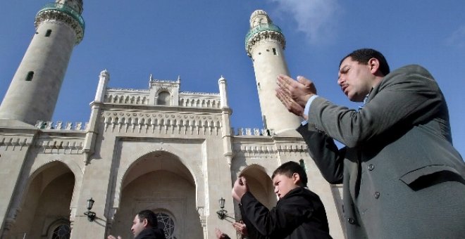 Al menos dos muertos por la explosión de una granada en una mezquita de Bakú