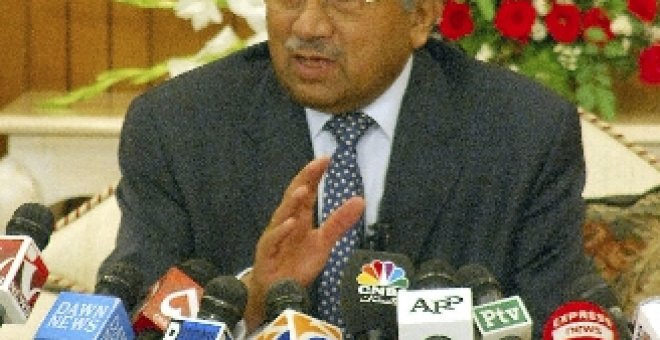 EE.UU. afirma que Musharraf tiene el derecho de vivir donde quiera