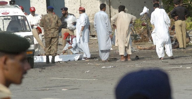 Al menos 64 muertos en el atentado más sangriento en Pakistán de 2008