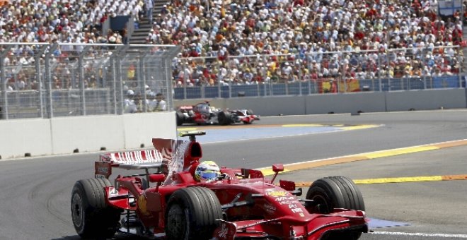 Massa gana el Gran Premio de Europa y Fernando Alonso abandona la carrera tras una colisión
