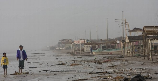 "Julio" toca tierra en Baja California en alerta roja y con evacuaciones