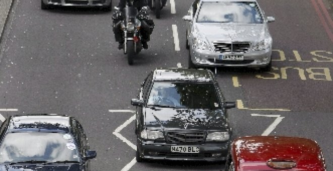Los precios del combustible reducen el tráfico privado en el Reino Unido