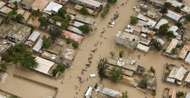 La tormenta "Hanna" atacará a Bahamas y el huracán "Ike" se debilita