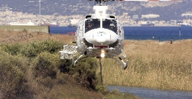 El fuego de Algeciras, el mayor desastre del Parque del Estrecho, sigue estabilizado