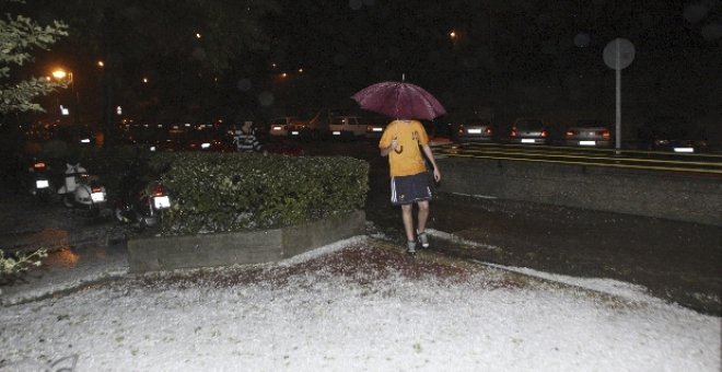 La lluvia y el granizo obligan a los bomberos a realizar 75 salidas en Madrid