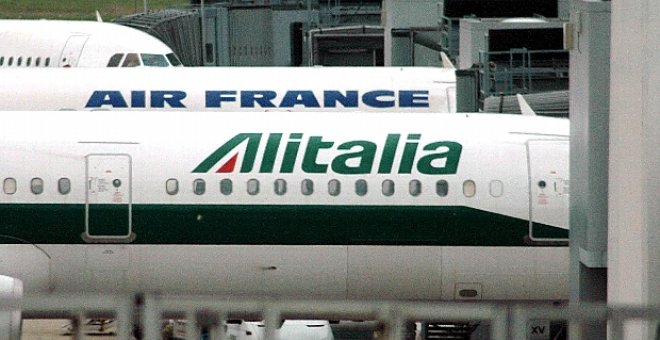 Pilotos y asistentes de vuelo de Alitalia empiezan a perder la paciencia
