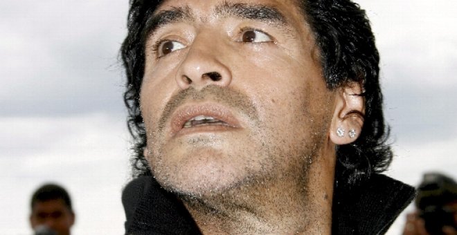Prohíben a los buscadores web asociar el nombre de Maradona con páginas sexuales