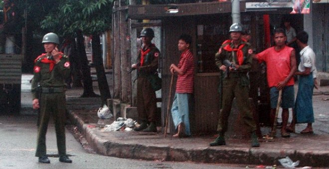 Al menos tres heridos por el estallido de una bomba en centro de Rangún