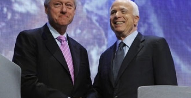 McCain: "El futuro de la economía del país está ahora en juego"