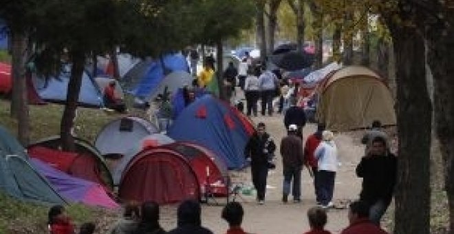 Más de 1.600 acampados por el sueño de un piso barato