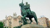 Santander retira la estatua ecuestre de Franco