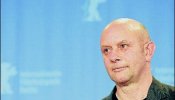 Nick Hornby: "No soy antisocial, aunque sea escritor"