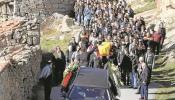 Concentración policial en memoria del agente asesinado en el Cercanías de Madrid