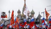 Decenas de miles de moscovitas marchan en honor al opositor ruso asesinado
