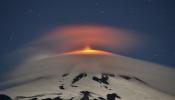 El volcán chileno Villarrica, en erupción