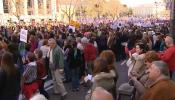 Decenas de miles de personas celebran en Madrid el Día Internacional de la Mujer