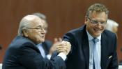 Investigan si la mano derecha de Blatter pagó 10 millones para ayudar a Sudáfrica 2010