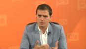 Albert Rivera: "Hemos conseguido que el PSOE firme un acuerdo inédito"