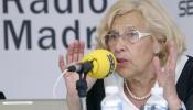 Carmena defiende ante Santander y BBVA sus medidas para evitar desahucios