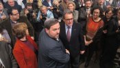 Expectación ante la reunión de Mas, Junqueras y Fernández para discutir el formato de la lista soberanista